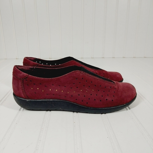 Clarks Collection Women Burgundy Suede Nubuck Slip On Suede Loafers B89 - Picture 5 of 11